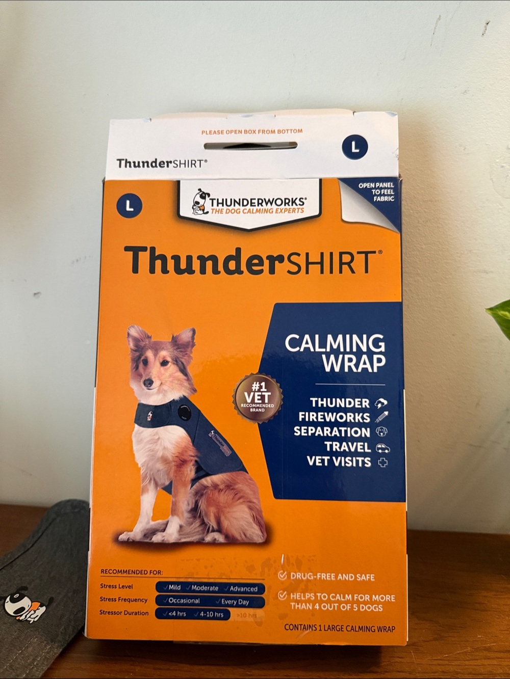 Thundershirt Calming Wrap in Orange and Navy - Large